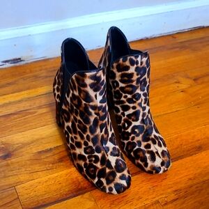 White House Black Market Brown and Black Ankle Booties (NEW BUT NO BOX)